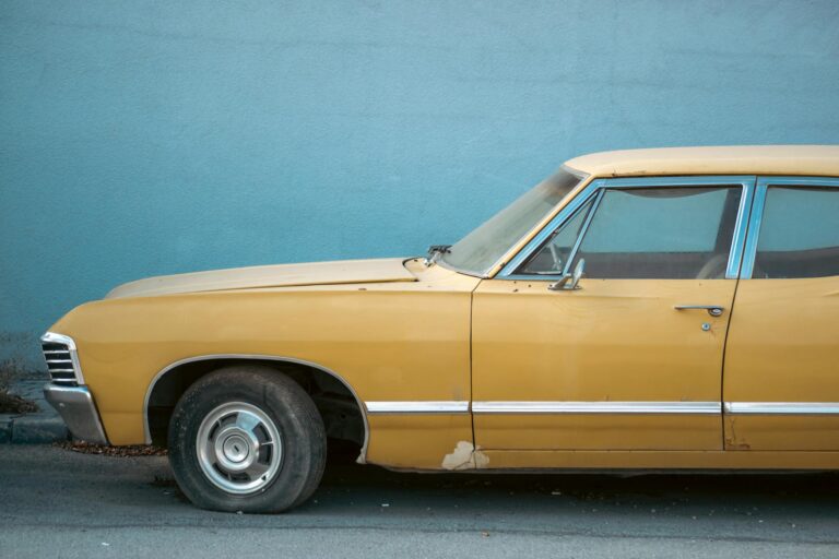 Jak odnowić wyblakły lakier auta